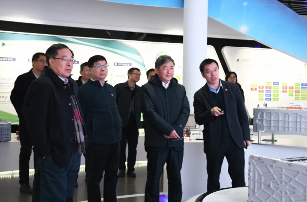 上海交通大學(xué)校長丁奎嶺院士一行調(diào)研氫晨科技